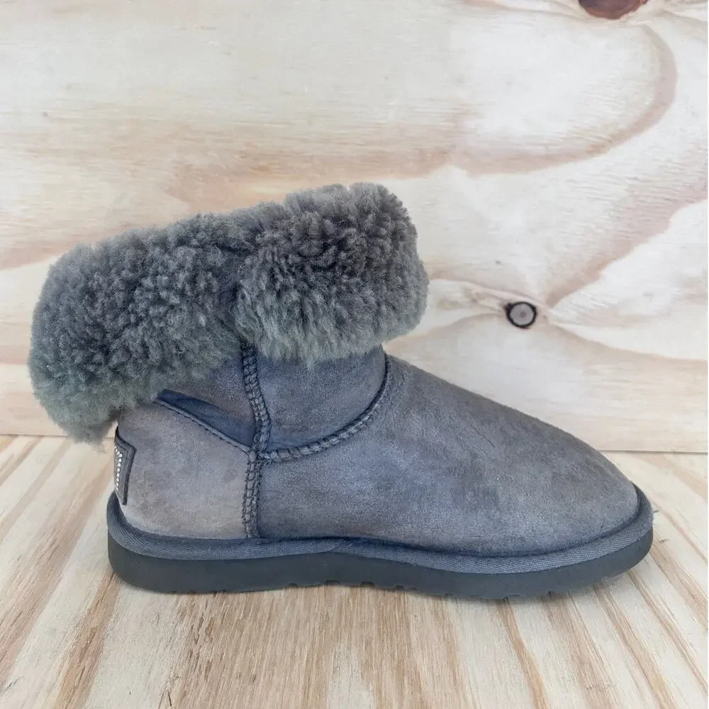 UGG Australia - Bailey Button Bling - Boots - Gray - Women's - 6 - S/N 3349